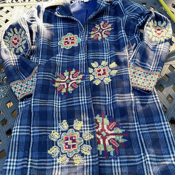 Relais Embroidered Wool Coat - Picture 11 of 16